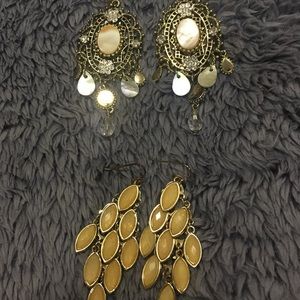 Dangle earrings
